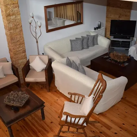 Family Kalypso Willa *